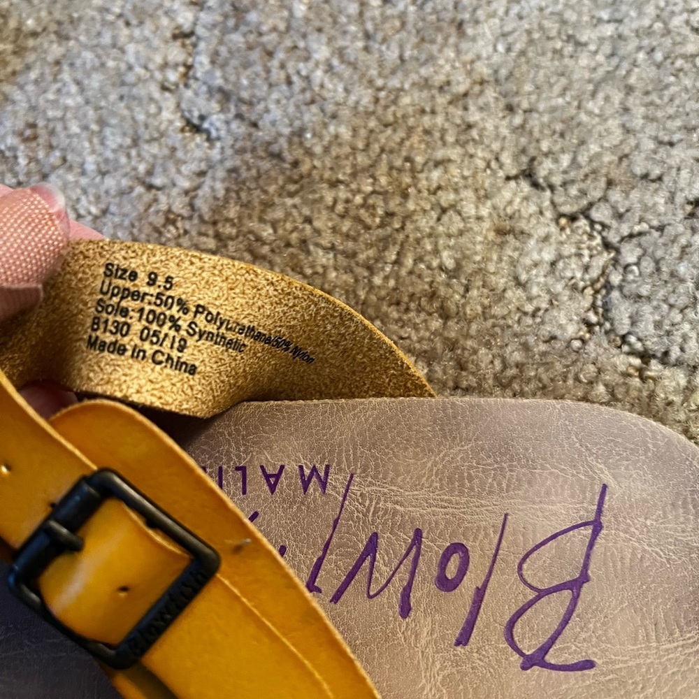 Blowfish Malibu Women's Yellow Toe-Loop Sandals - Picture 2 of 4